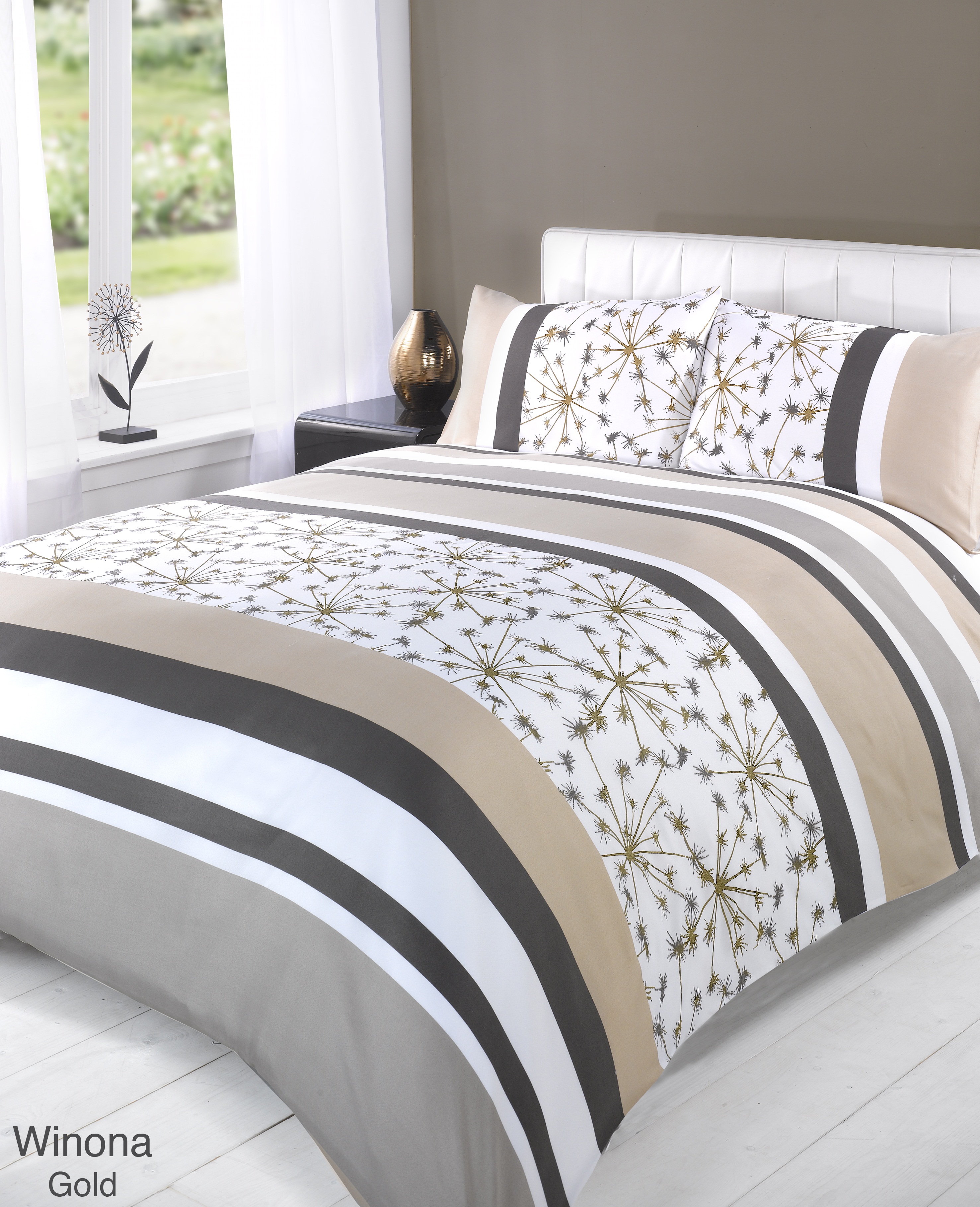 Single Duvet Cover Our king single quilt cover sets also come in a choice of colours, and contain a quilt cover and matching pillowcase. You can view a selection of our sheet sets, quilt cover sets, quilts and protectors for king single beds online or by visiting your local Snooze store.